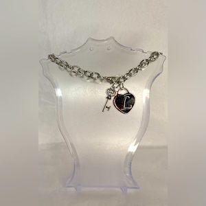 NEW Initial “L” Heart & Key Adjustable Charm Bracelet Fashion Silver-Tone